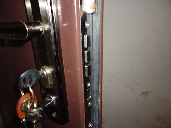 册亨县正气锁业开锁网防盗门换锁芯注意事项